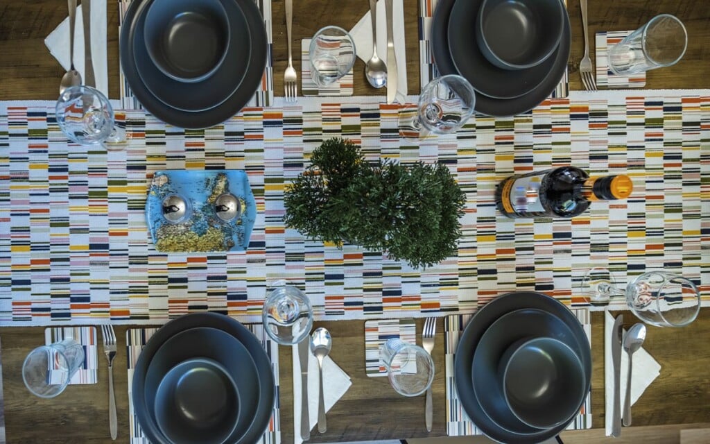 lodginet spacious white house dining table