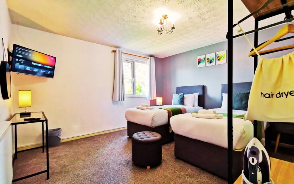 lodginet spacious white house family bedroom