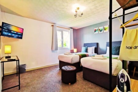 lodginet spacious white house family bedroom