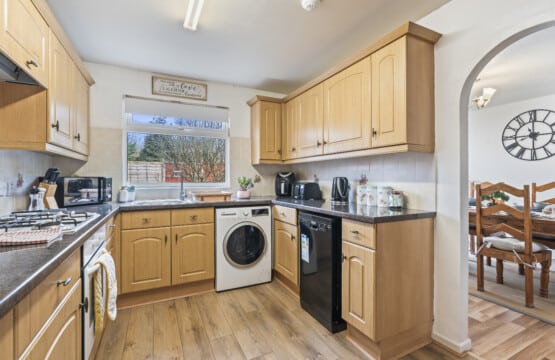 family friendly serviced accommodation telford kitchen