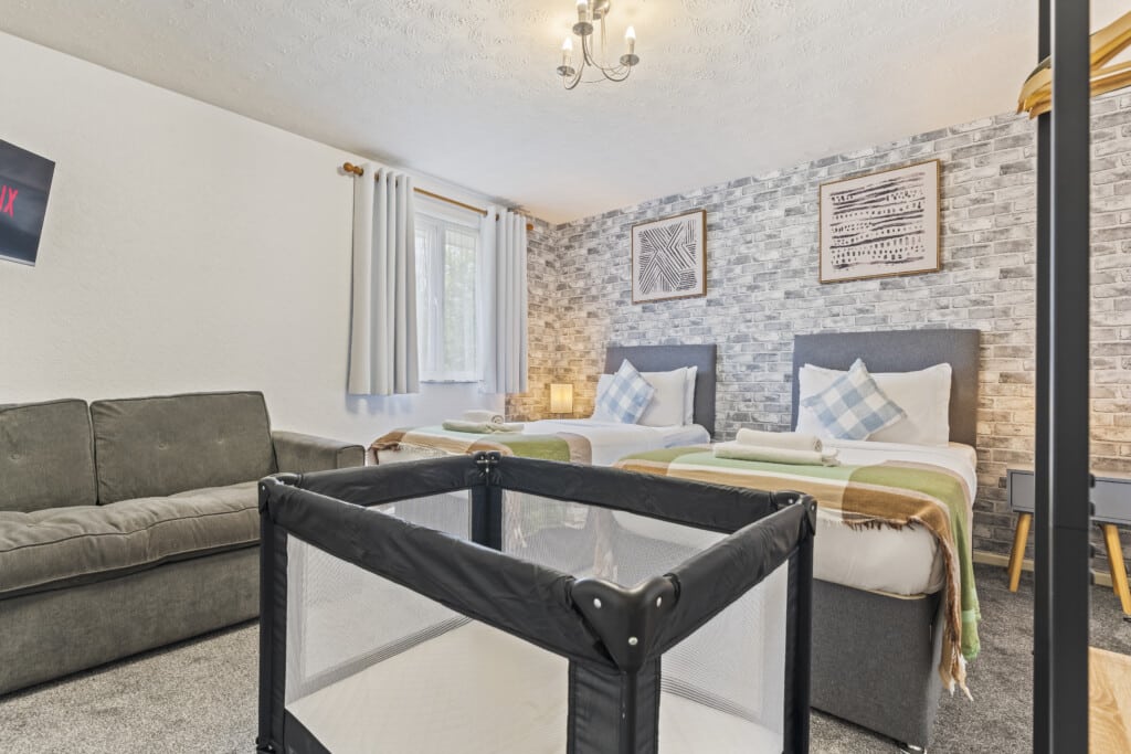 family short stay telford bedroom