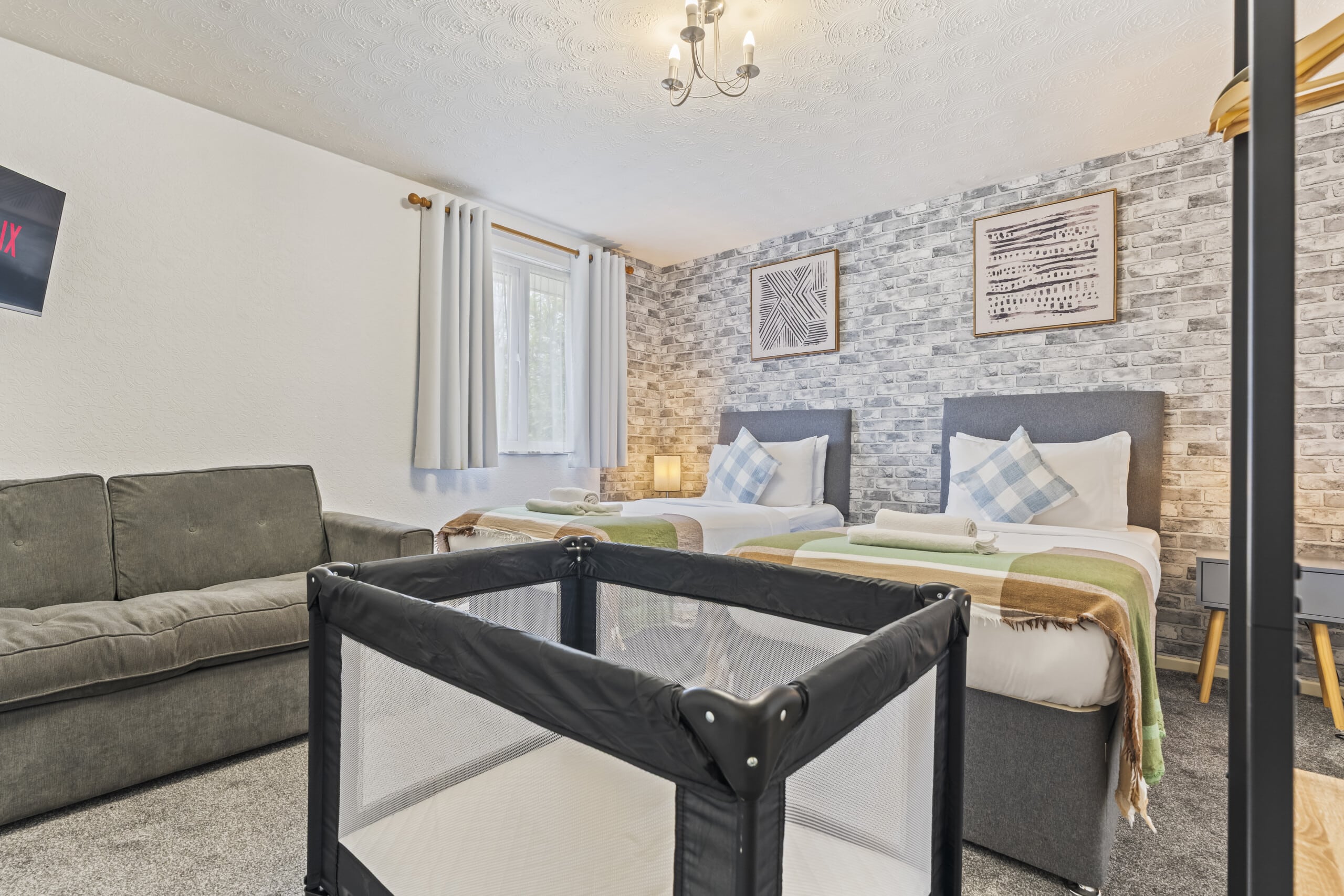 family short stay telford bedroom