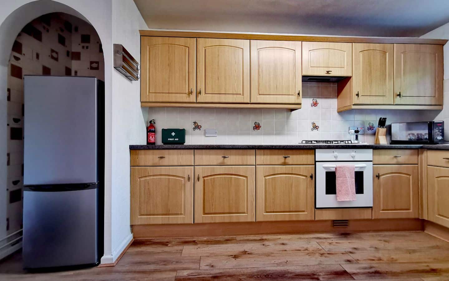 lodginet spacious white house kitchen
