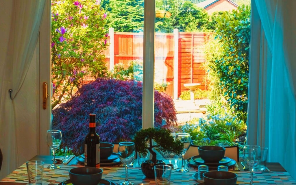 lodginet spacious white house dining garden view