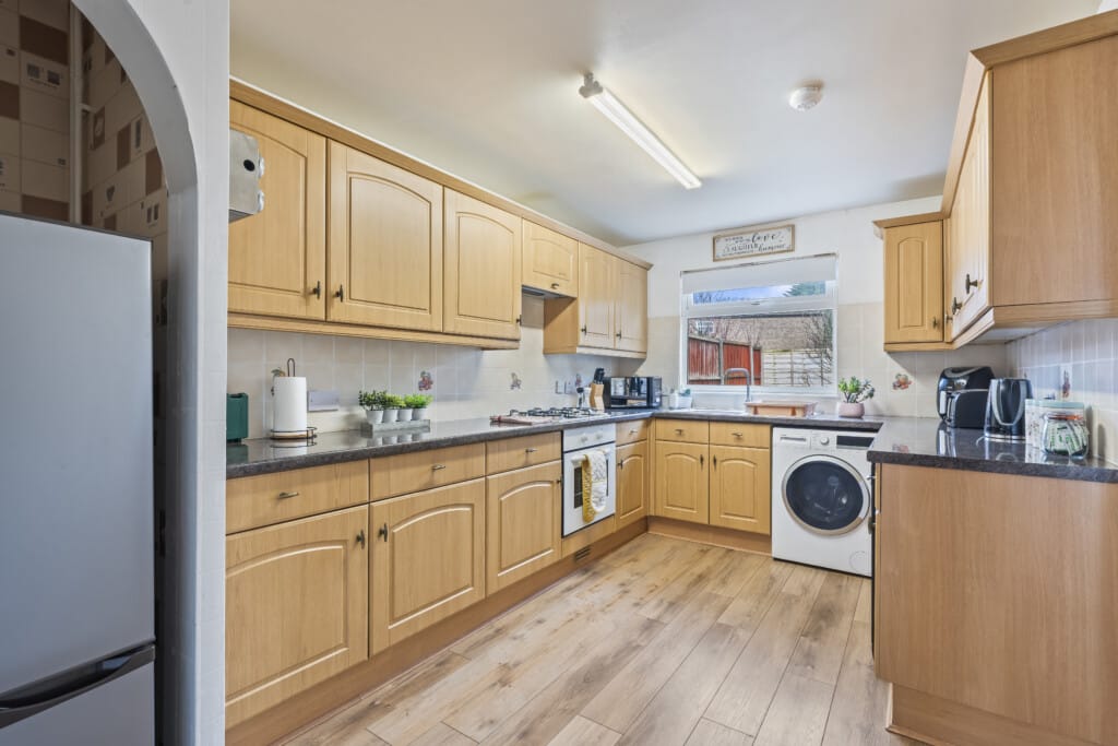 lodginet serviced accommodation telford kitchen