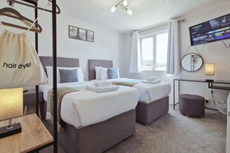 lodginet spacious white house bedroom 3
