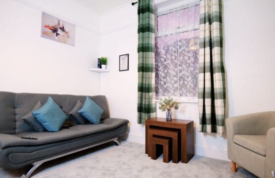 lodginet town centre house living room 03