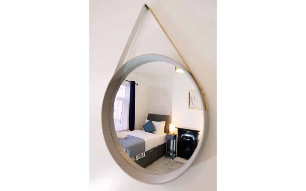 lodginet town centre house master bedroom