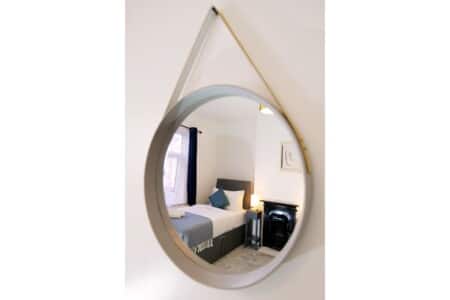 lodginet town centre house master bedroom