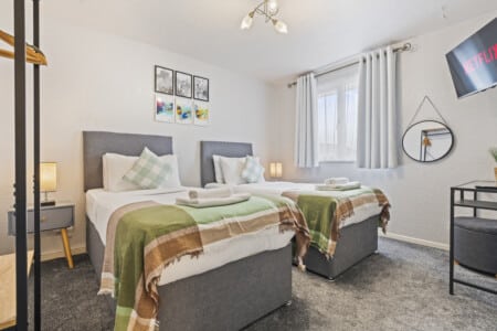 long stay serviced accommodation bedroom