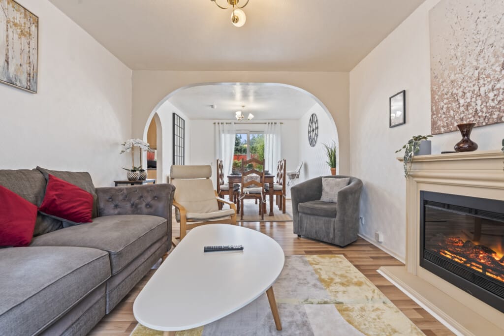 modern serviced apartments telford living room