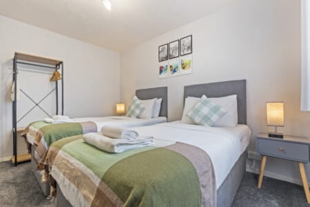 self catering house telford bedroom