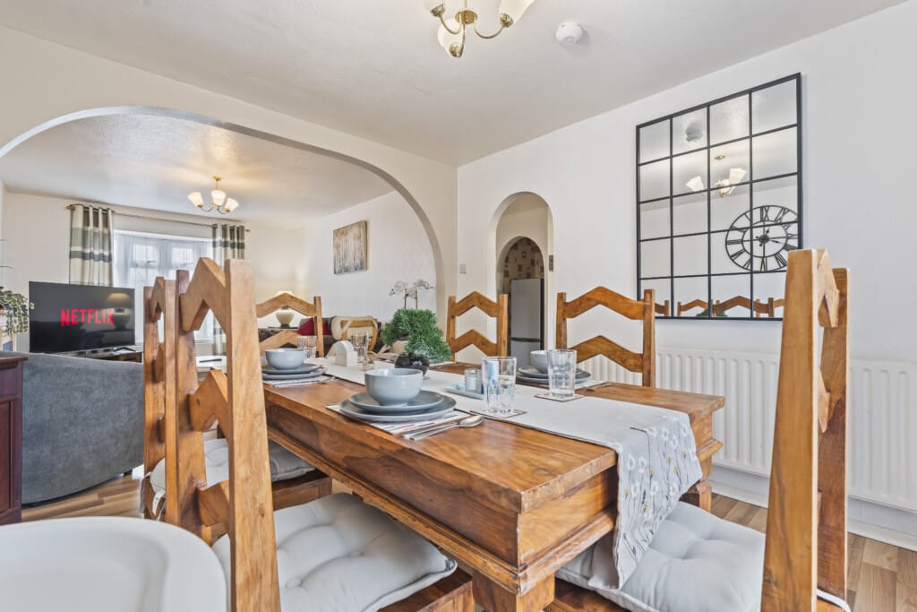 serviced accommodation telford dining