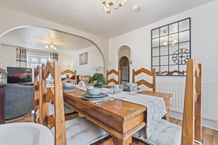 serviced accommodation telford dining