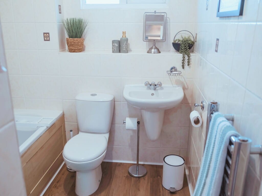 vacation rental home telford bathroom