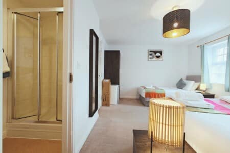 lodginet roomy spark home bedroom 1 family room ensuite