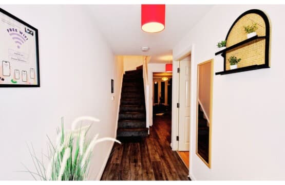 lodginet roomy spark home hallway