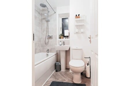 lodginet barn fold house bathroom