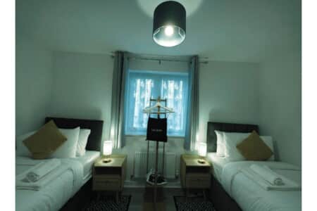 lodginet barn fold house bedroom 1 two single bed 01