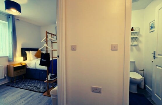 lodginet barn fold house bedroom and toilet
