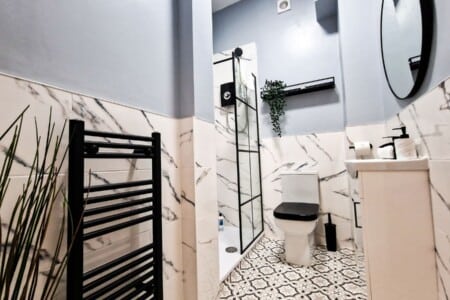 lodginet stays county cosy bathroom