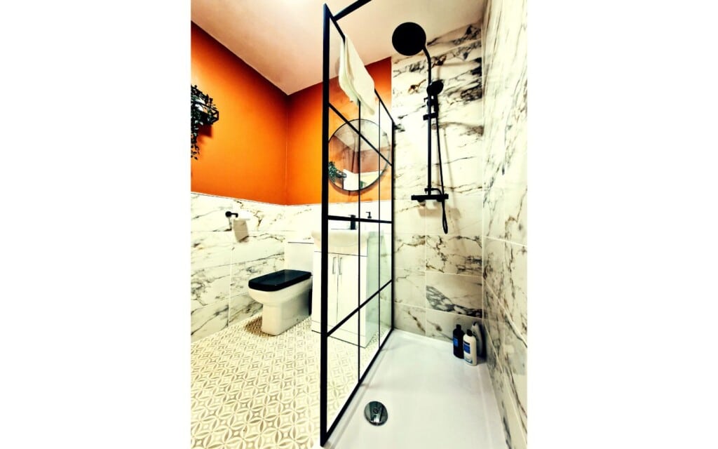 lodginet stays county heights bathroom a