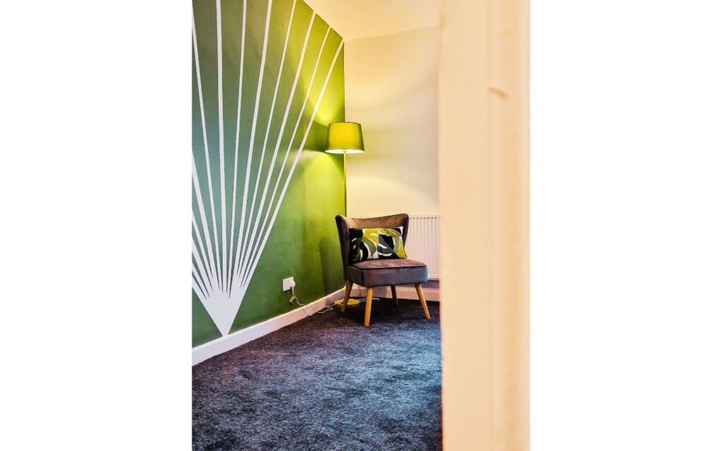 lodginet stays county heights bedroom 1 c