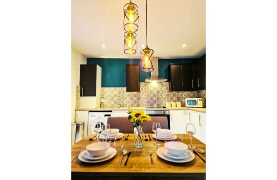 lodginet stays county heights kitchen dinner