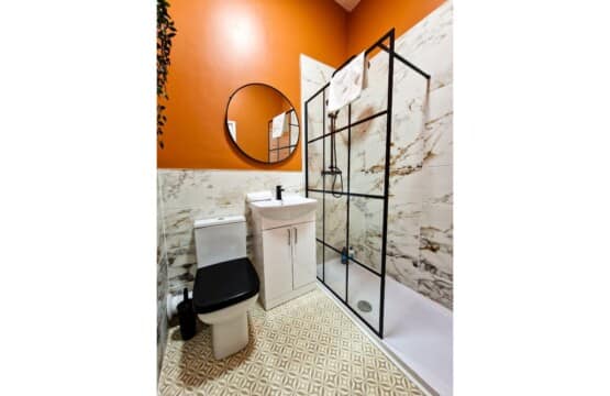 lodginet stays county luxe bathroom