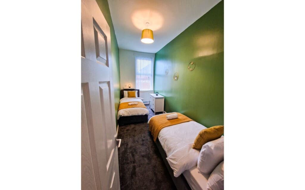 lodginet stays county luxe bedroom 5