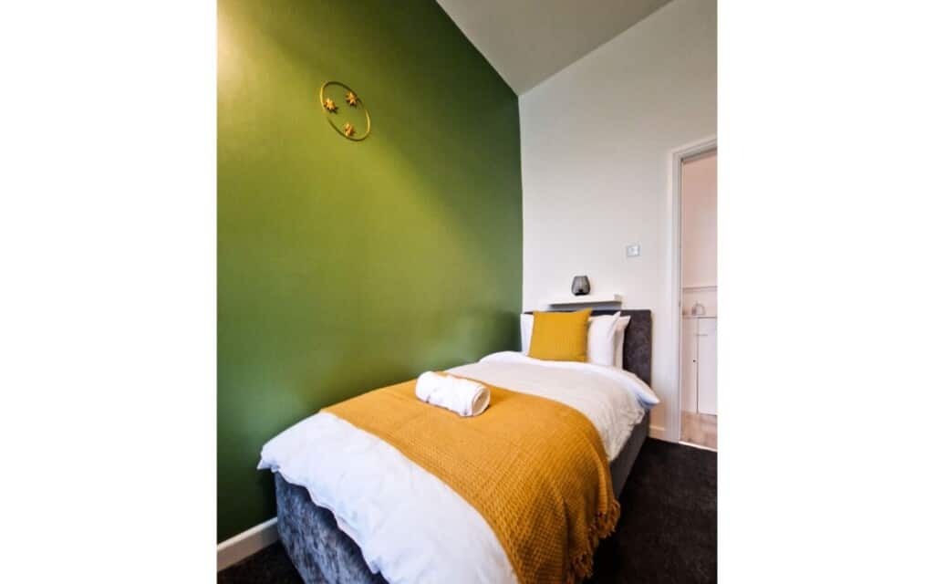 lodginet stays county luxe bedroom 8