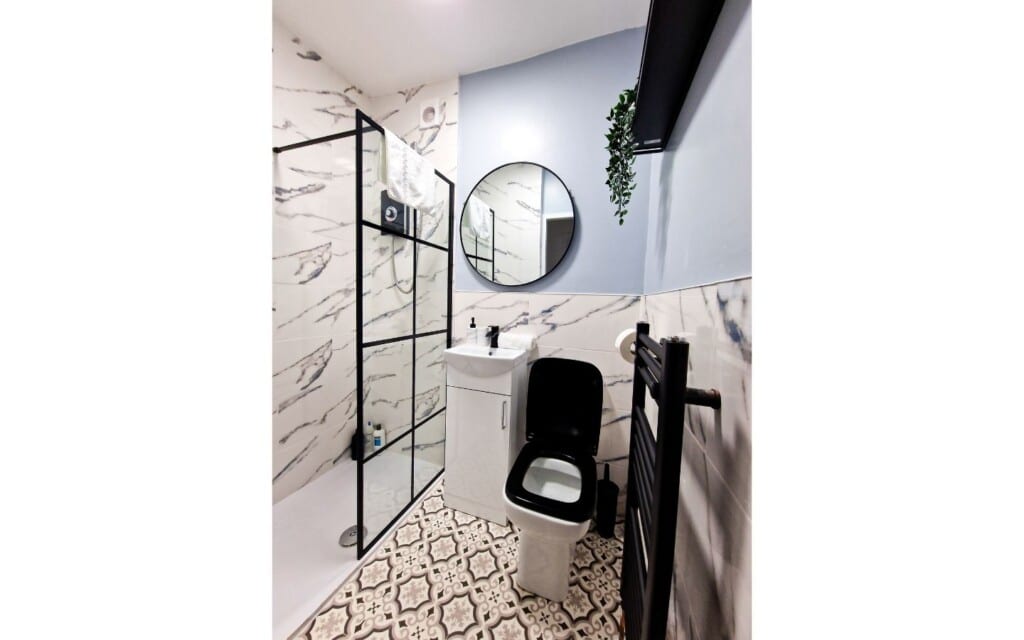 lodginet stays county view bathroom