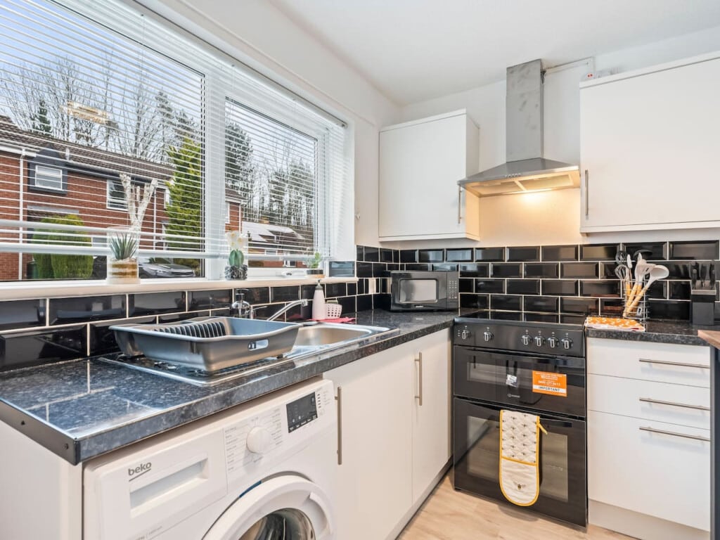 self-catering-kitchen-telford-serviced-accommodation