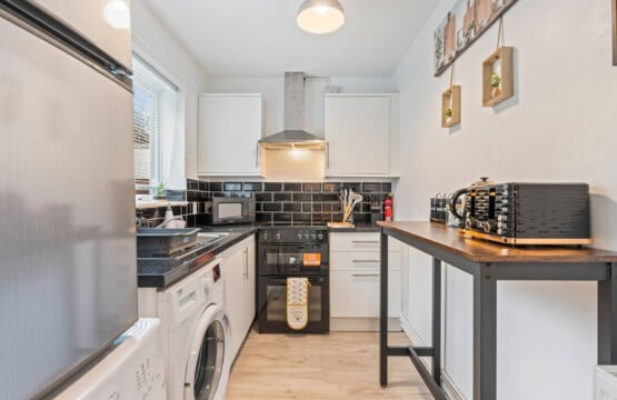 telford-centre-house-fully-equipped-kitchen-serviced-accommodation