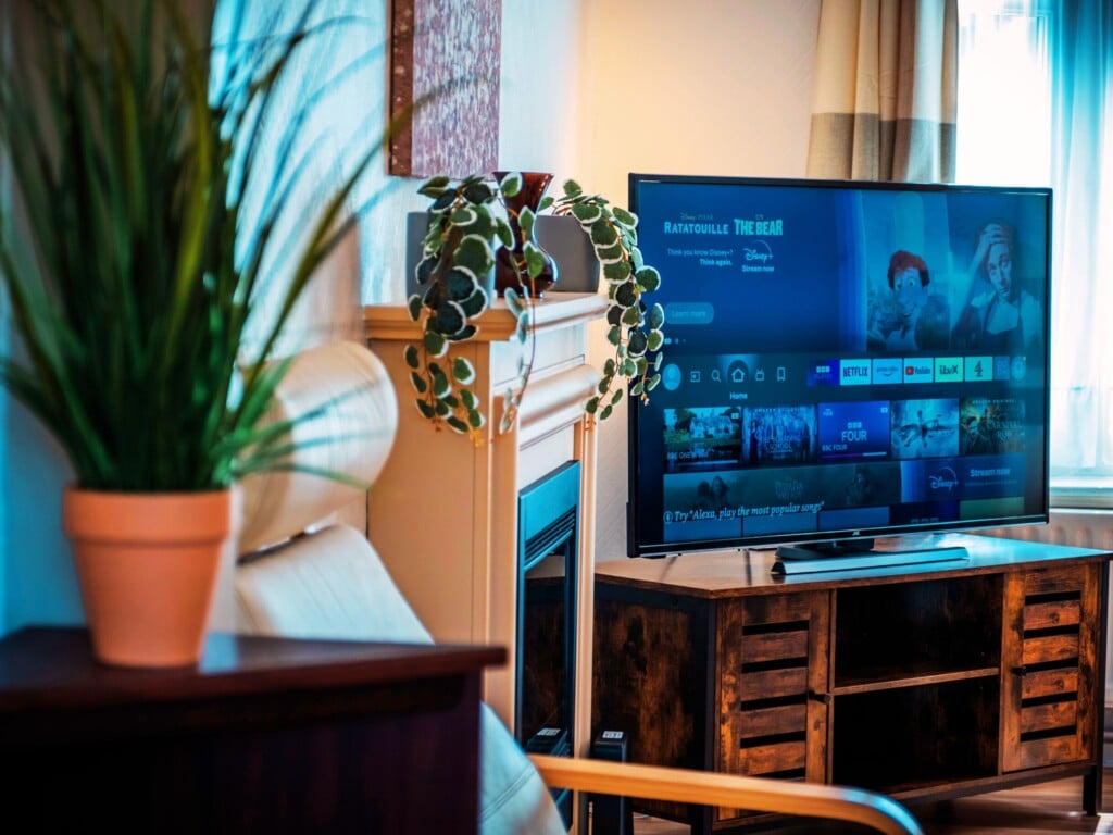 affordable holiday cottage telford living room